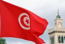 Фото - Reuters: Тунис столкнулся с дефицитом топлива и продуктов