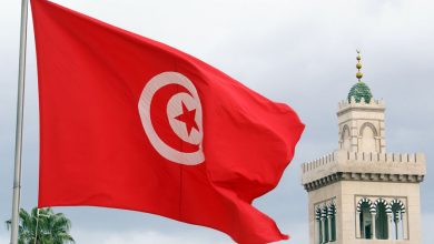 Фото - Reuters: Тунис столкнулся с дефицитом топлива и продуктов