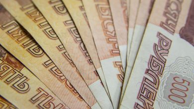 Фото - Аналитик Антонов назвал причину падения курса рубля к концу 2022 года